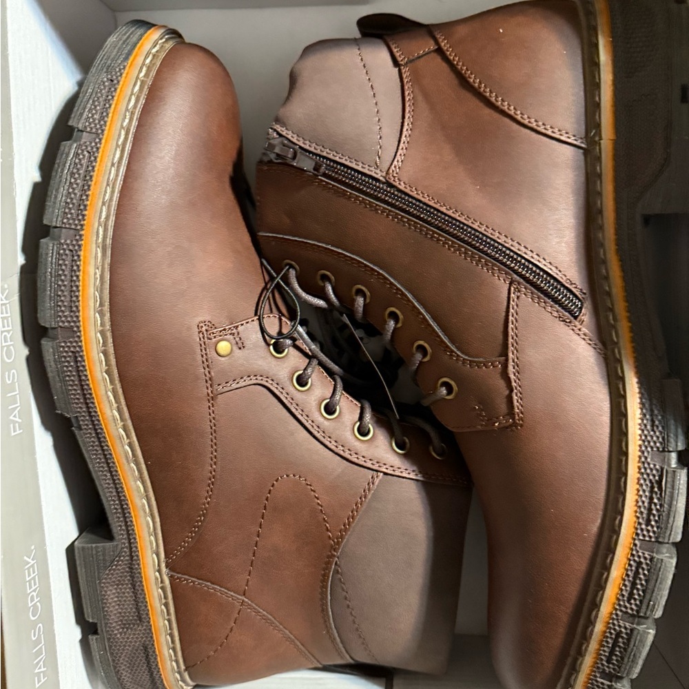 Falls Creek Men's Brown Boots (Memory foam)